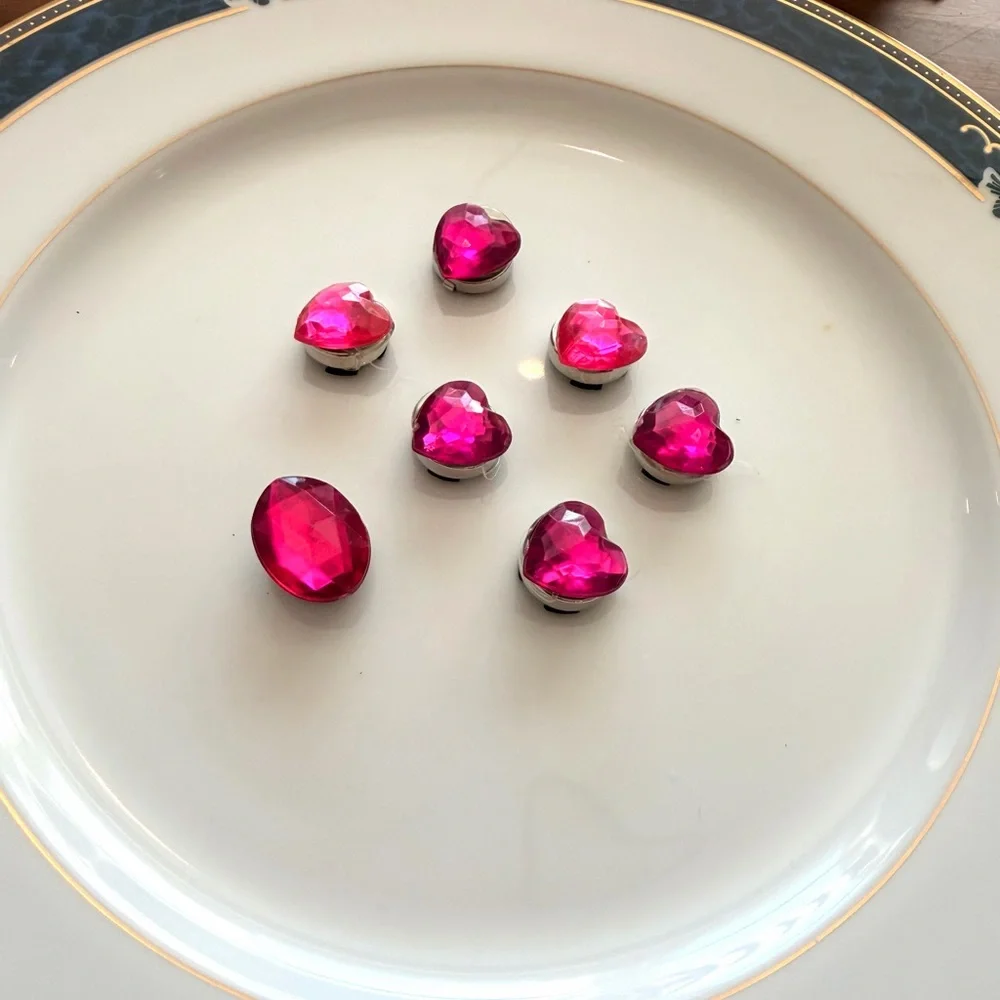 Heart-Shaped Pink Button Covers plus Oval - Picture 5 of 7